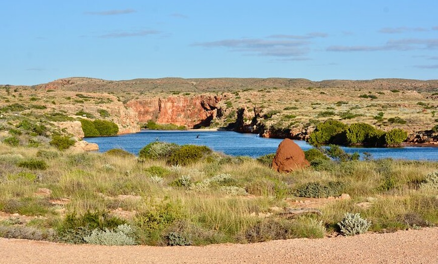 Image 6: Ningaloo In A Full day Hike and Snorkel Tour