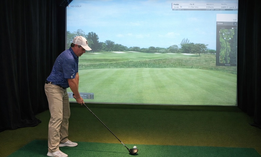 Image 2: $55 For 2 Hours of Indoor Golf for 2 People + 2 Non-Alcoholic Bever...