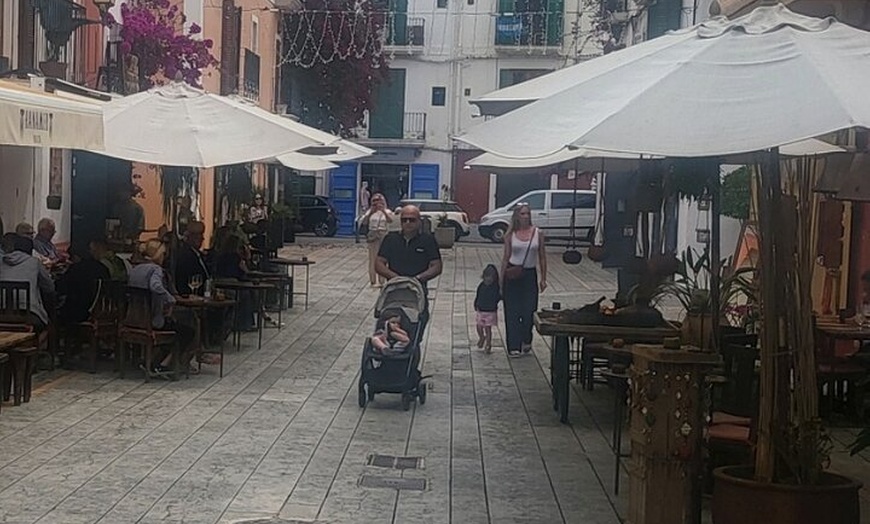Image 22: Ruta a pie Tour Ibiza Ciudad a Dalt Villa