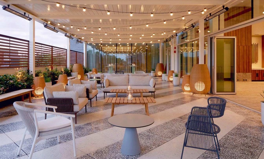 Image 1: ✈ QUÉBEC | Montréal - Hilton Garden Inn Montreal Midtown 4* - City ...
