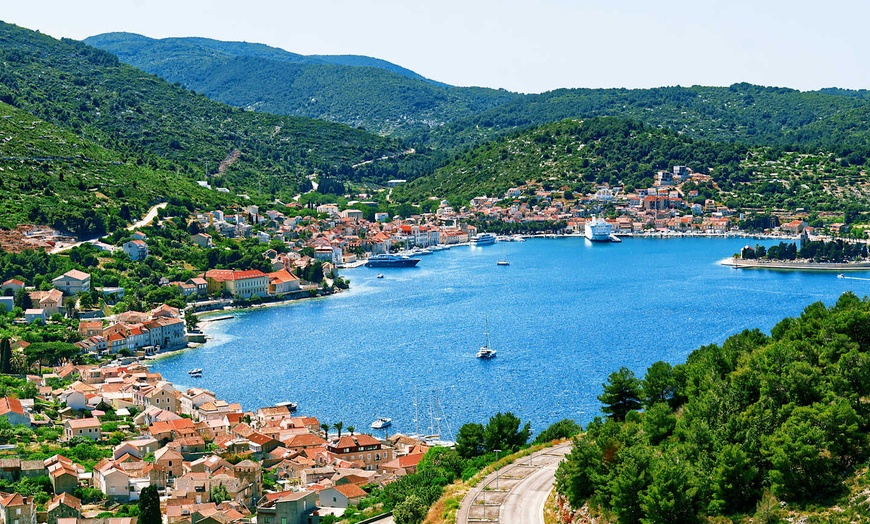 Image 4: ✈ CROATIE | Split - Charmante croisière en Dalmatie, 8 jours sur un...