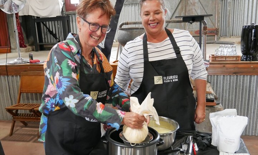 Image 3: Artisan Mozzarella Making