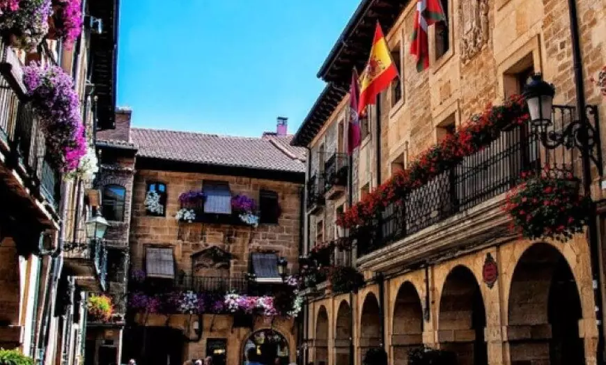 Image 9: La Rioja: Un Viaje a Través de Viñedos y Tradición