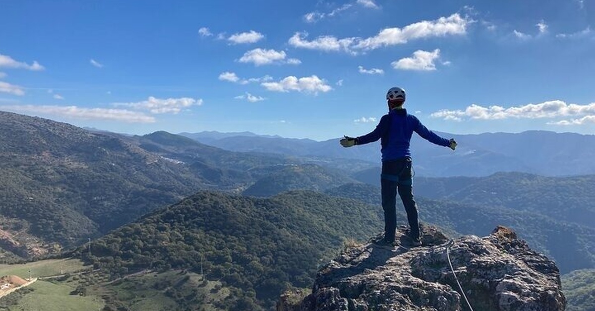 Actividad guiada de vía ferrata en Atajate