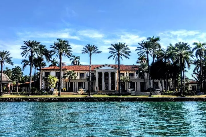 1 Hour Private Boat Tour in Fort Lauderdale Up to 12 people
