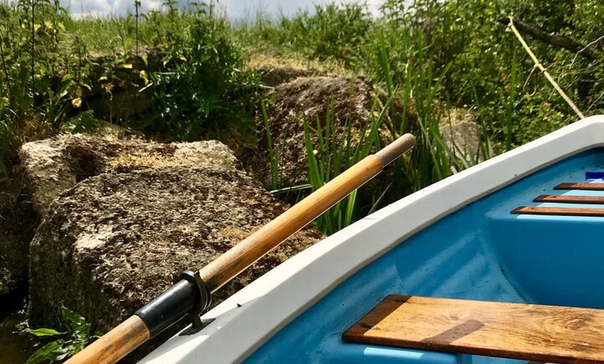 Image 5: Romantic Row Boat Picnic for Two - Private River Experience