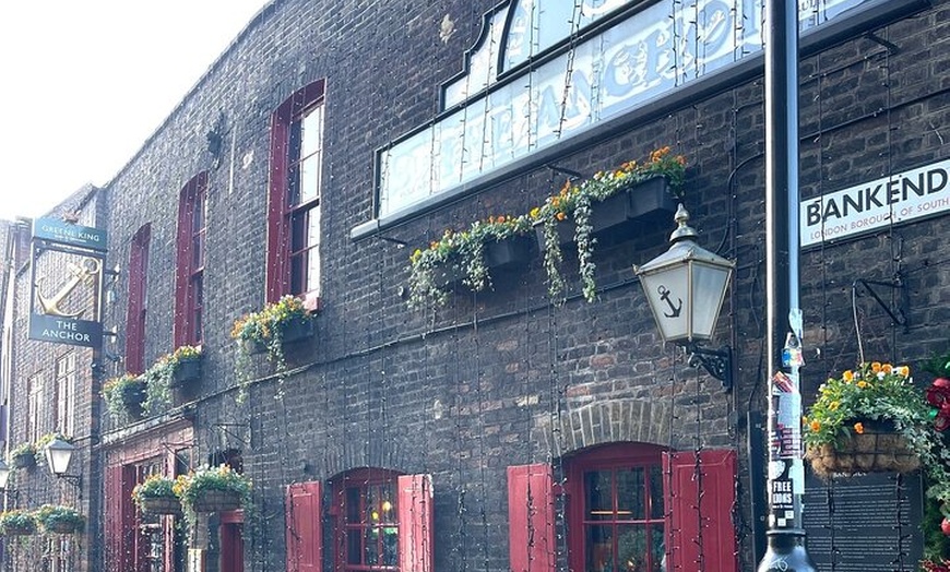 Image 17: Private London Pub Tour in Iconic London Taxi