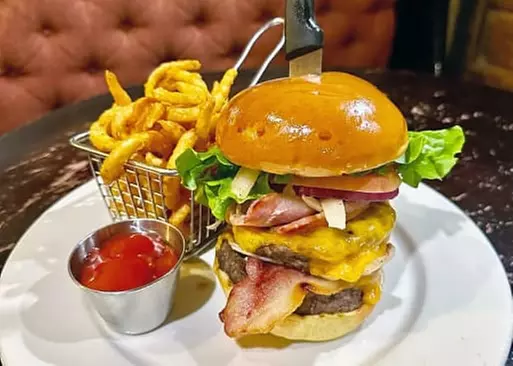 5% Cash Back at The Irish American