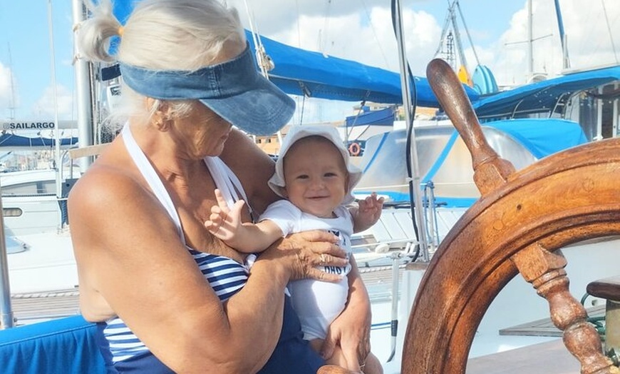 Image 26: Plan Familiar y un Día a Bordo con una Familia Navegante