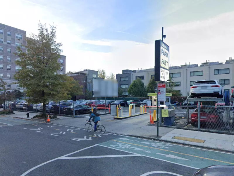 Parking at LAZ at Edison Parkfast - 182 Schermerhorn St. Lot