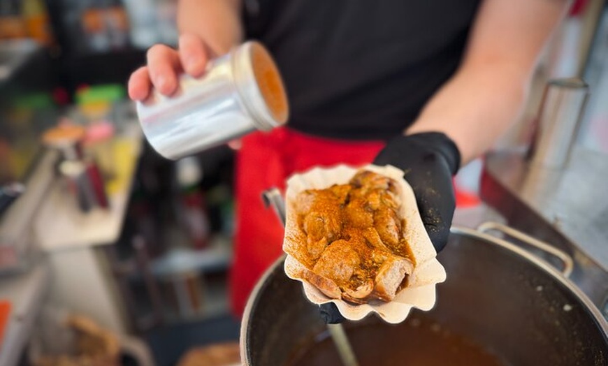 Image 5: Hamburg Walking Food Tour mit 7 authentischen lokalen Gerichten