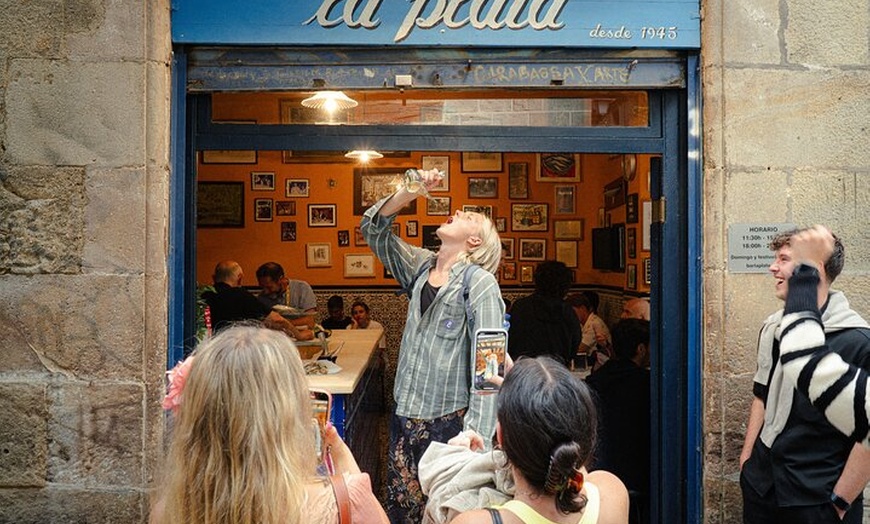 Image 9: Visita guiada a la ciudad vieja de Barcelona con tapas y bebidas