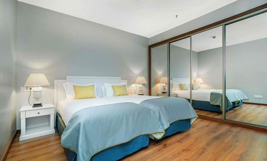 Image 3: ✈ PORTUGAL | Porto - Gaia Residence & Atelier pastel de nata 4*, 2 ...