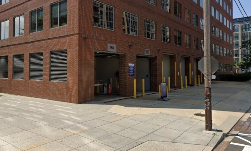 Image 4: Parking at 80 M St. SE. Garage
