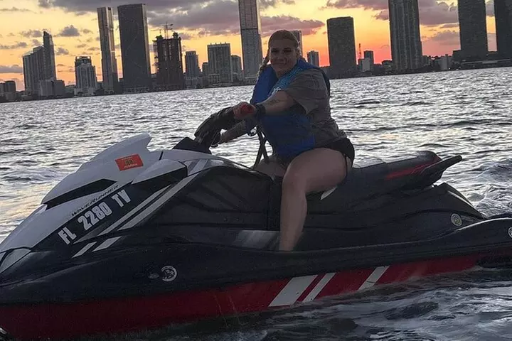 Jet Ski Miami : Experience the Ultimate Water Fun !