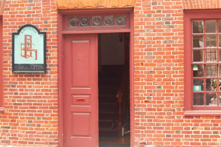 Entire Freedom Trail Walking Tour: Includes Bunker Hill and USS Con...