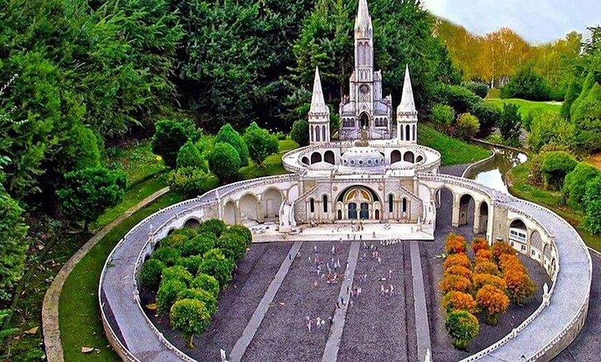 Image 4: Santuario de Lourdes tour- santuario de peregrinación católica