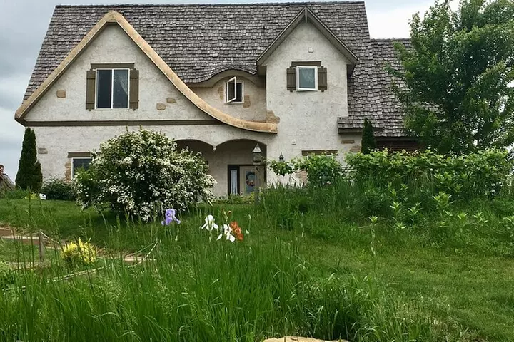 Helen Hike Wine and Dine Private Tour from Atlanta