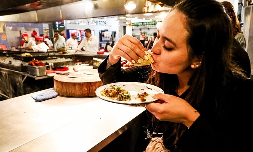 Image 10: Mexico City Night Tacos and Mezcal Tour