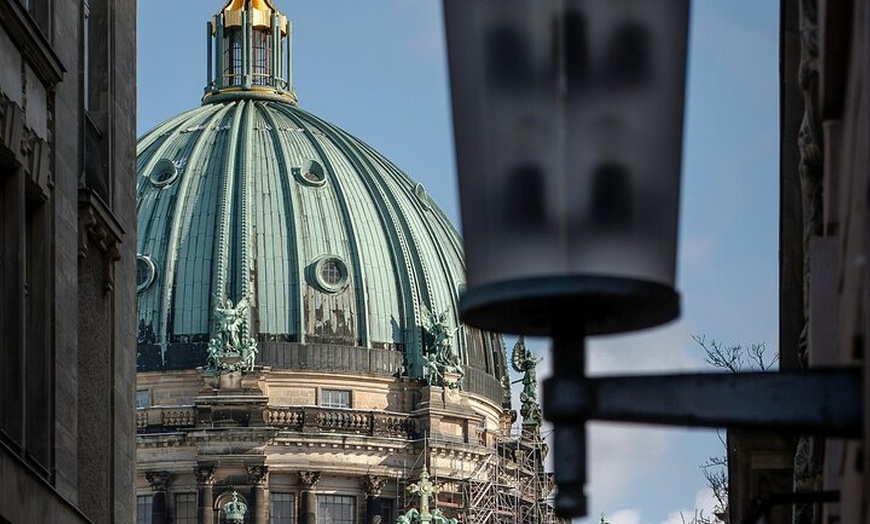 Image 22: London Half Day Top Sightseeing Tour including London Dungeons