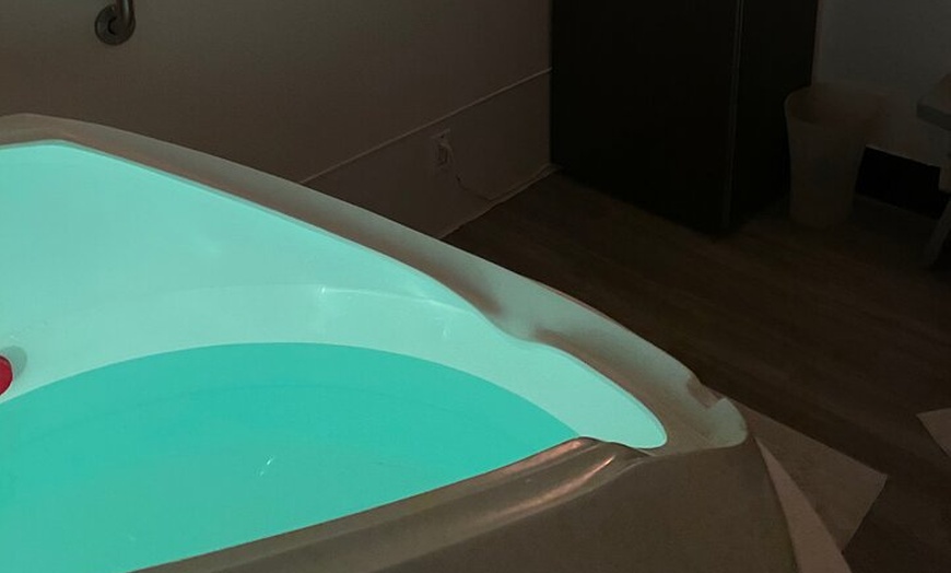 Image 1: A natural healing experience in a private epsom salt bath.