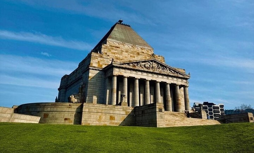 Image 10: Melbourne: Private Tour Explore the City & Brighton Beach Boxes.