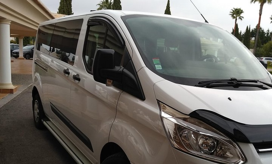 Image 10: Traslados privados entre Sevilla y Oporto