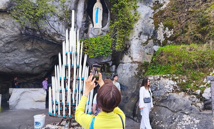 Image 33: Experimente Lourdes con un tour privado y un cómodo transporte