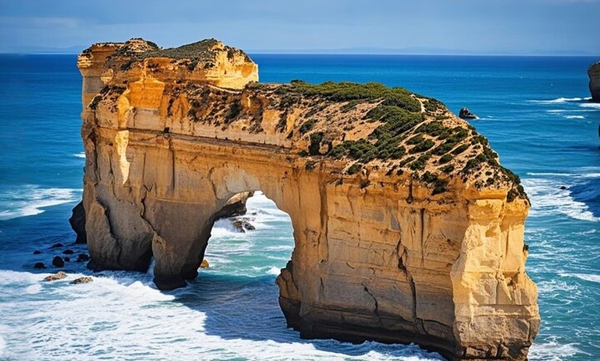 Image 2: Melbourne: Great Ocean Road Luxury Coach Reverse Tour