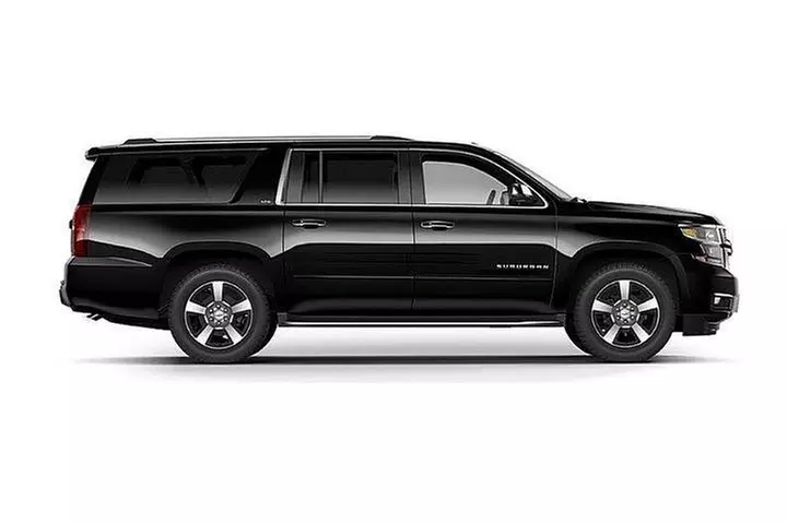 One-Way Private MDW Meet and Greet Luxury Airport Transfer