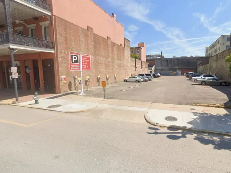 Parking at 732 Camp St. Lot - P159