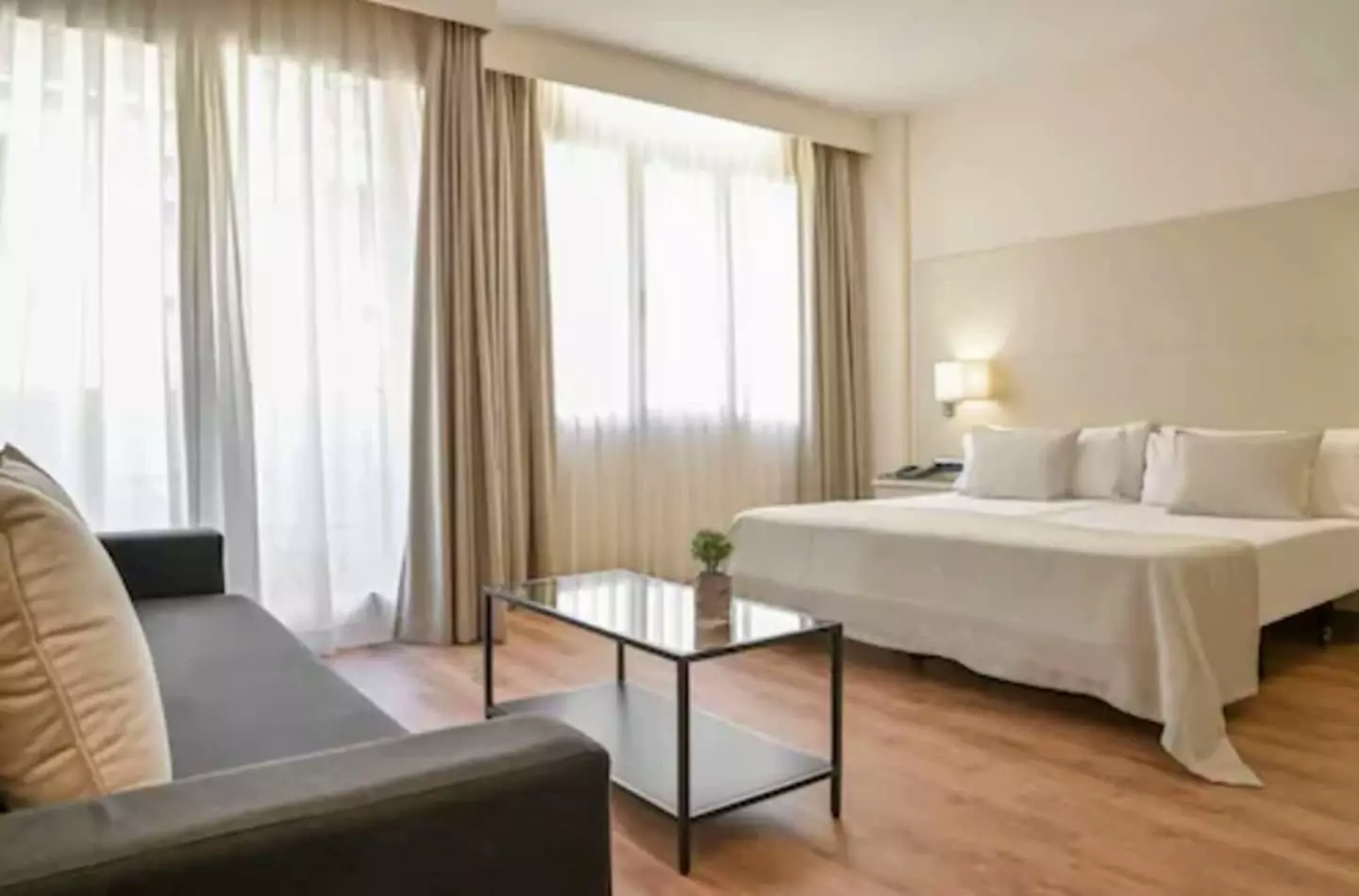 ✈ SPANIEN | Barcelona - Mariano Cubi Aparthotel Barcelona 4*, 2 Näc...