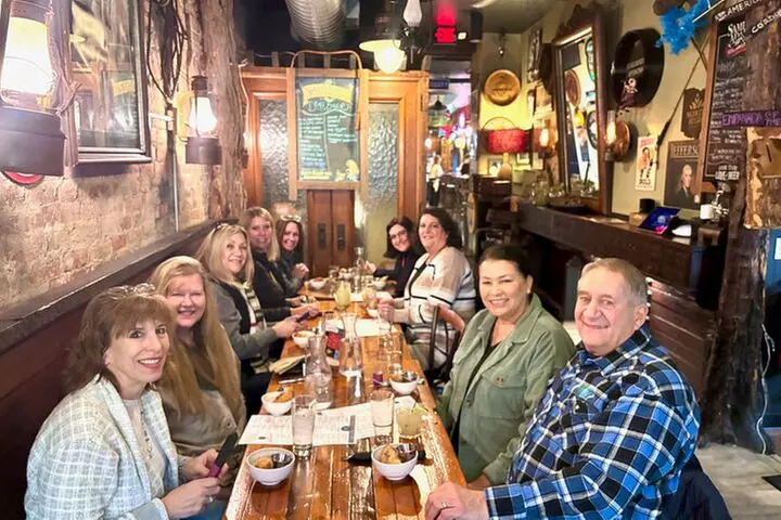 Cincy Brunch History and Streetcar Tour with Riverside Food Tours