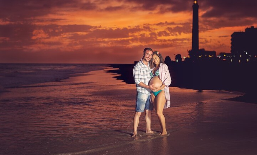 Image 6: Maspalomas: Sesión de fotos profesional privada al atardecer.