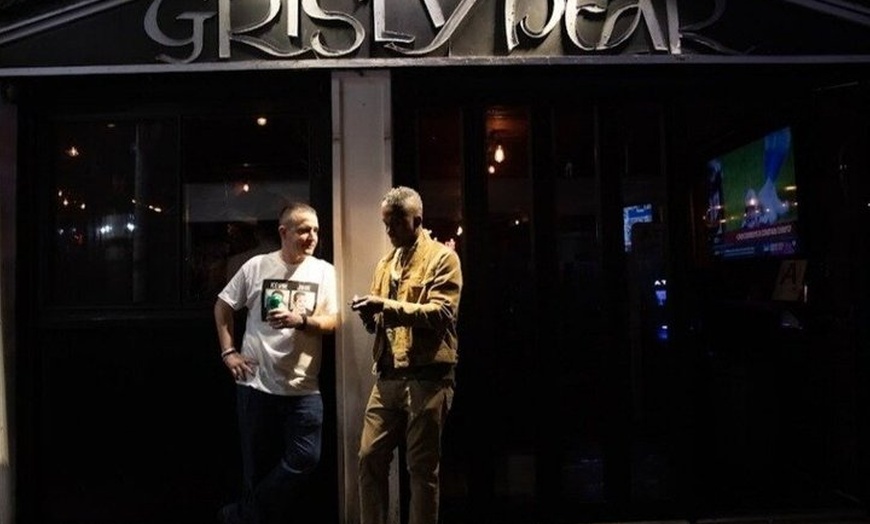Image 11: NYC Comedy Walking Tour + Live Stand‑Up Show (Drinks Included)