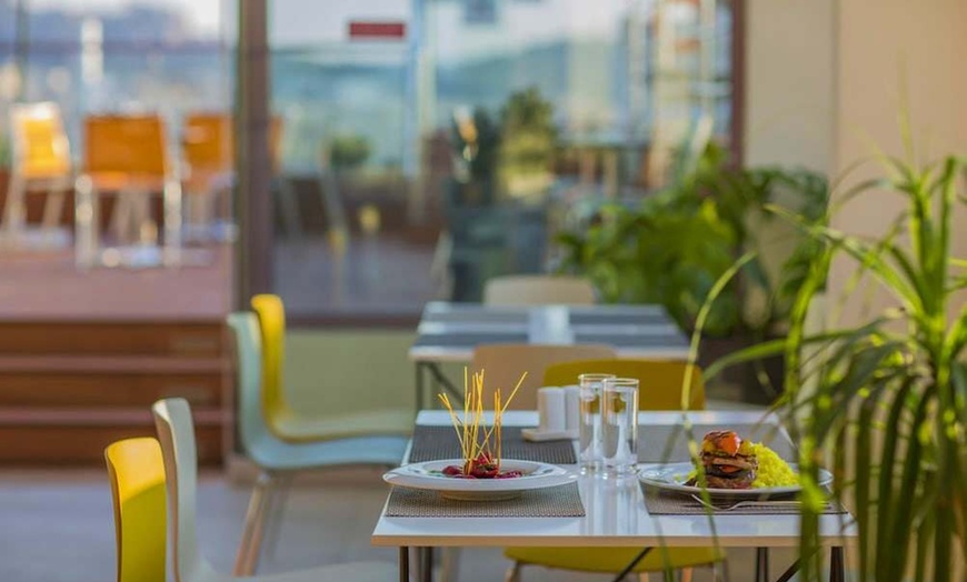 Image 15: ✈ ATHENE EN OMGEVING | Athene - Novus City Hotel 4*, 2 nachten - Ro...