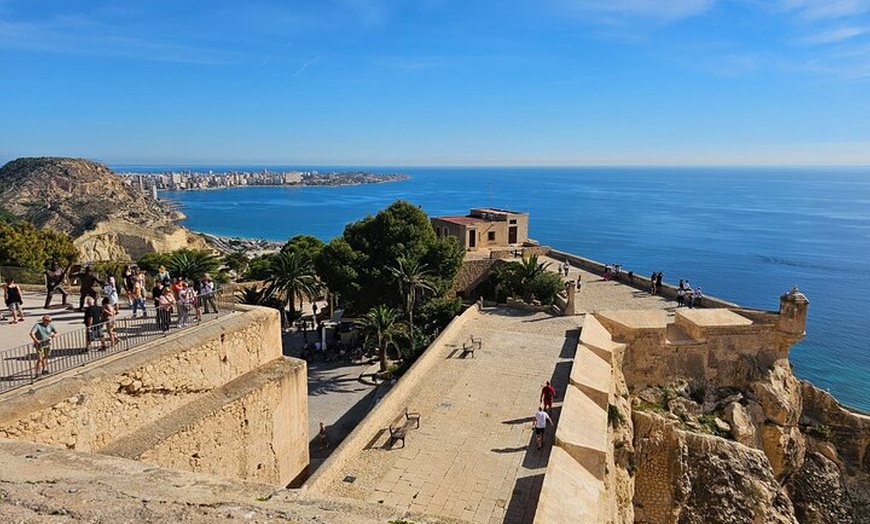 Image 10: Alicante destaca tour para pasajeros de crucero con recogida en puerto