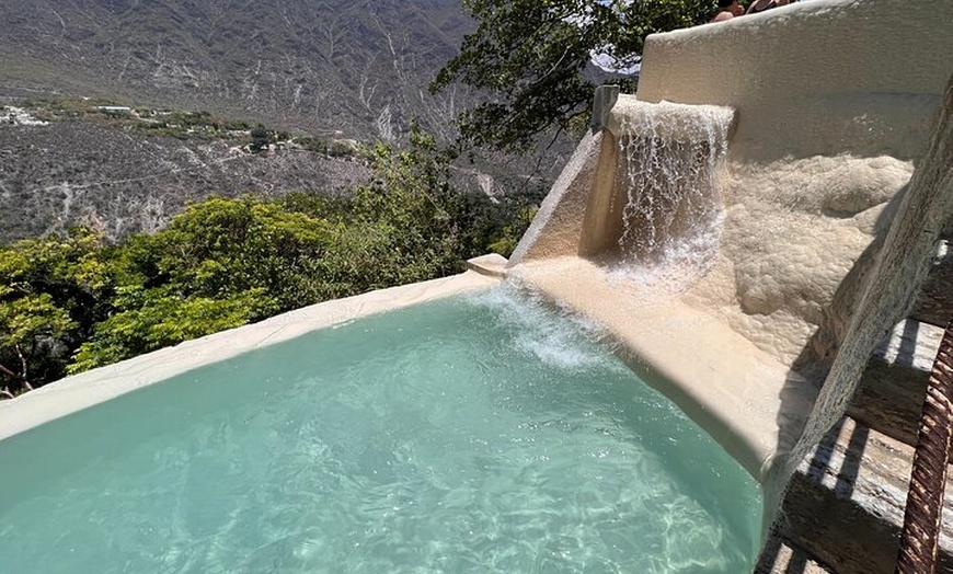 Image 5: 2 Days in Hot Springs Tolantongo Hotel and Private Transportation