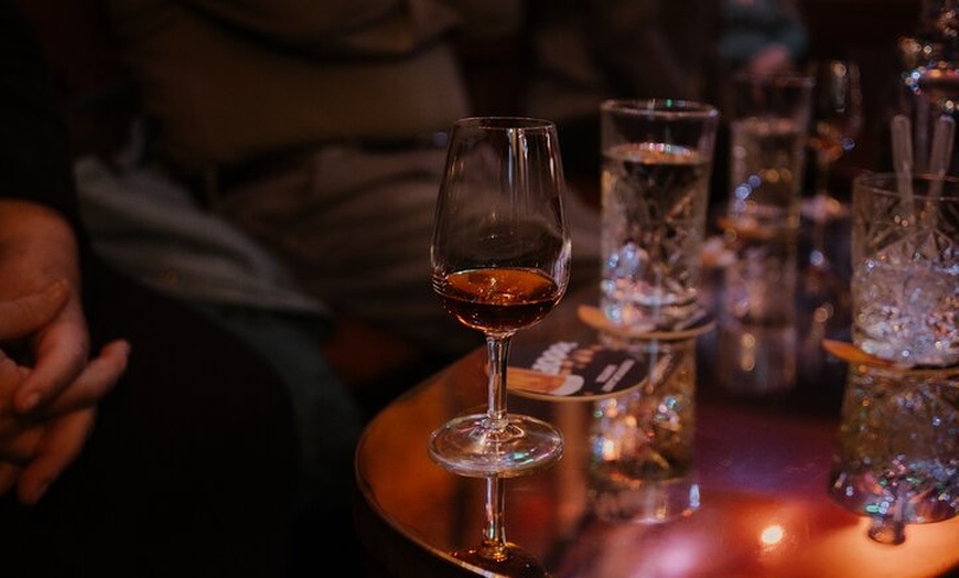Image 11: Edinburgh: Whisky Tasting with Storytelling in a Historic Pub