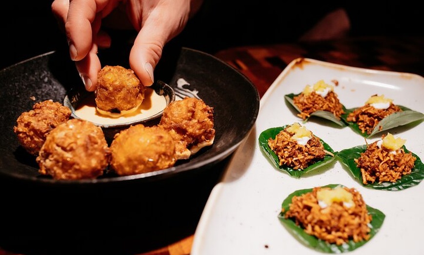 Image 3: Melbourne: Progressive Dinner Tour - Chinatown, Laneways & Drink