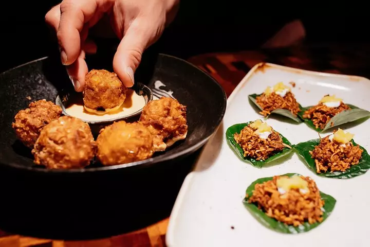 Melbourne: Progressive Dinner Tour - Chinatown, Laneways & Drink