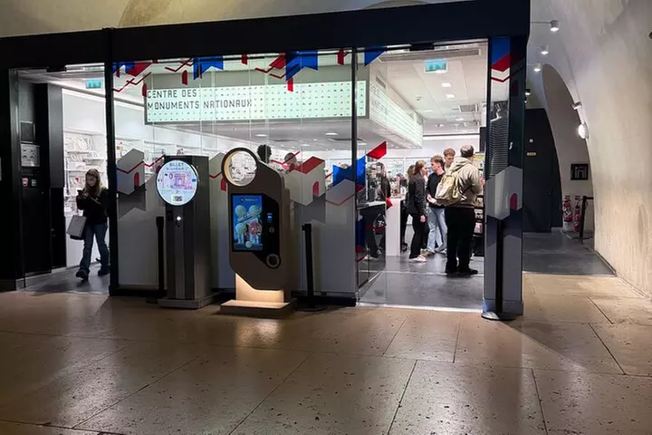 Entrée Arc de Triomphe - Second Medium