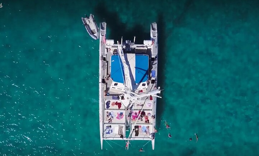 Image 34: Paseo en Catamarán a Vela con Formentera Wonders Todo Incluido