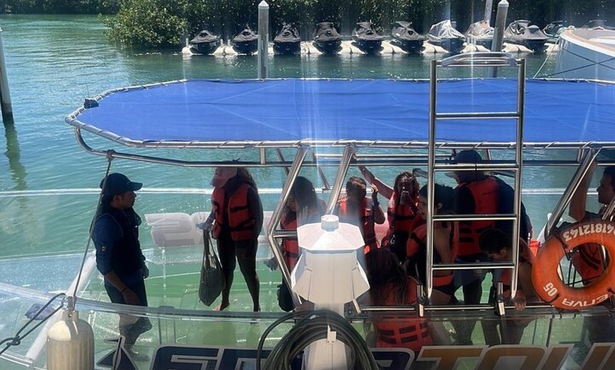 Image 12: Cancun Clear Boat Tour Nichupté & Sea + Drinks Included