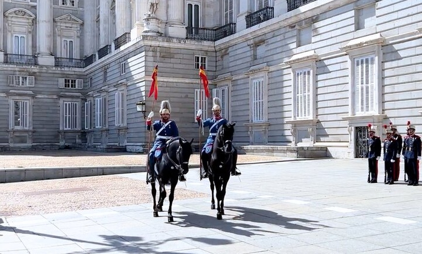 Image 4: Madrid - Ultimate Walking Tour Privado -Secretos y leyendas