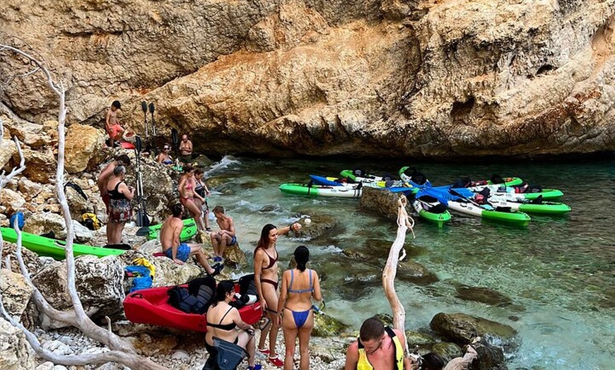 Image 8: Kayak Granadella Excursión Guiada en sus cuevas y Cala en Caló