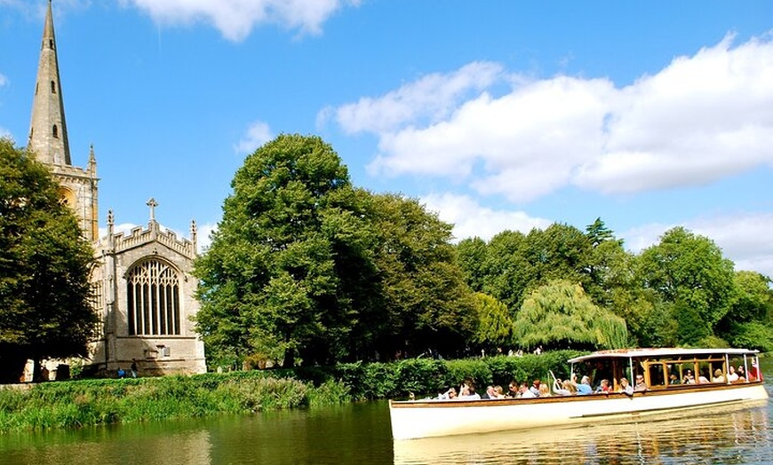 Image 2: Stratford-upon-Avon: River Cruise and City Audio Tour