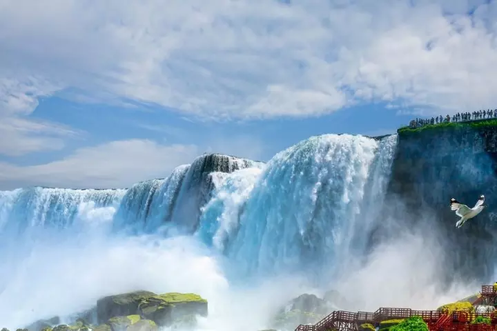 FIFA 2026: Best of NYC to Niagara Falls, Finger Lakes 2-Day Tour