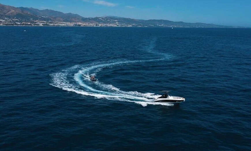 Image 3: Tour privado en barco en Marbella