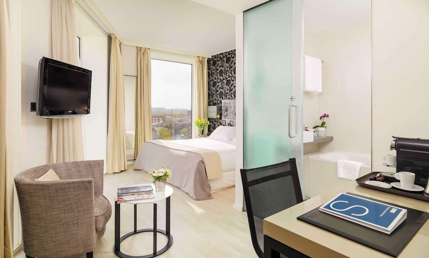 Image 3: ✈ ROYAUME-UNI | Londres - H10 London Waterloo & entrée au British M...